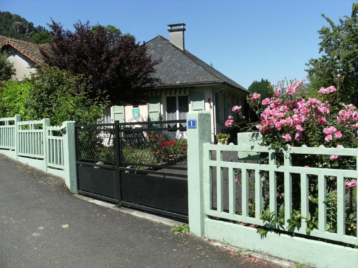 Chez Leontine Villa Vic-sur-Cère Buitenkant foto